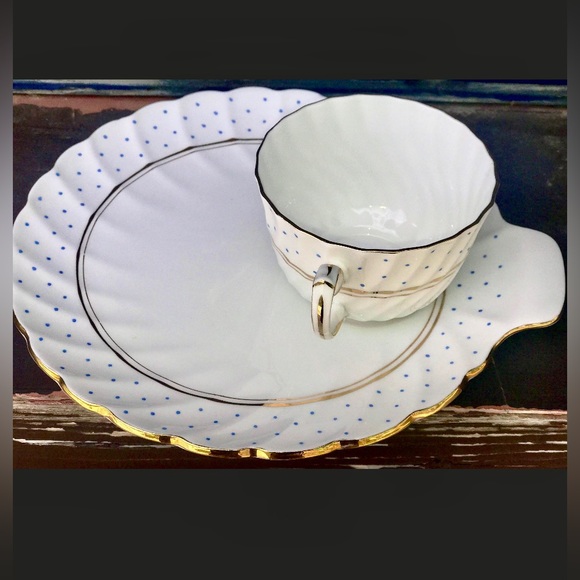Gladstone Gold Trim Polka Dot Scalloped Lunch Plate & Cup Set - Picture 3 of 10